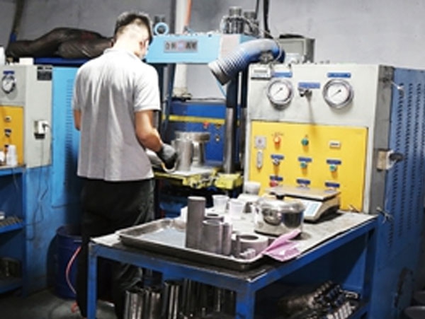 Precision hydraulic press